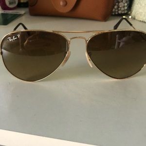 Brown aviator ray-bans
